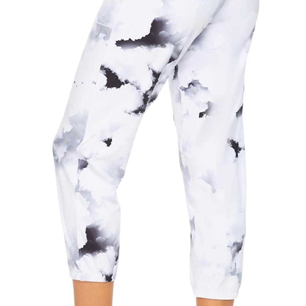 Mid rise capris leggings size L - Picture 3 of 5